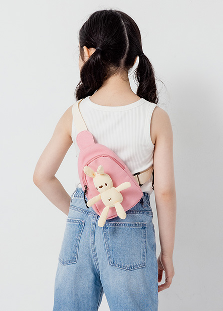 童玩偶造型肩背包(中性款)